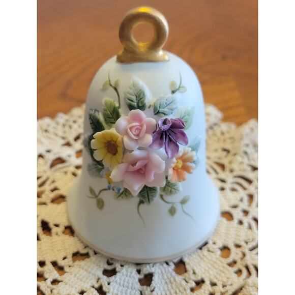 White Dinner Bell 3D Floral Made in Japan Collectible Decorative Ceramic - Picture 8 of 9